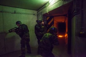 Illuminating passages with the 40cm Cyalume stick