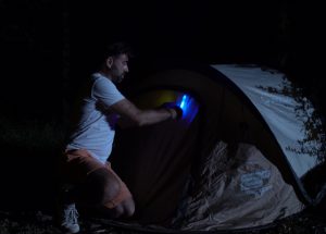 Markierung des Zeltes im Nachtlager
